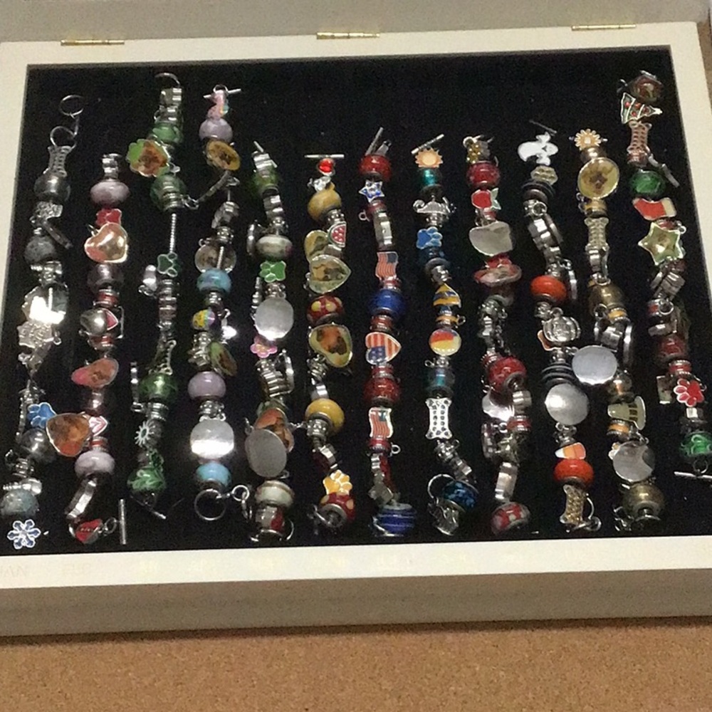 Colorful Ward & Willabee Dog Charm Bracelet Set
